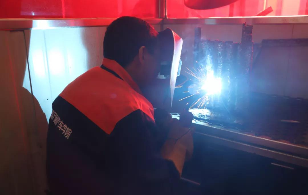想学习焊工技术又担心没保障?山东万通焊工定向委培班来啦!