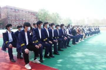 山东万通2022年上学期教育教学百日工程——城轨信号旗、领带丝巾