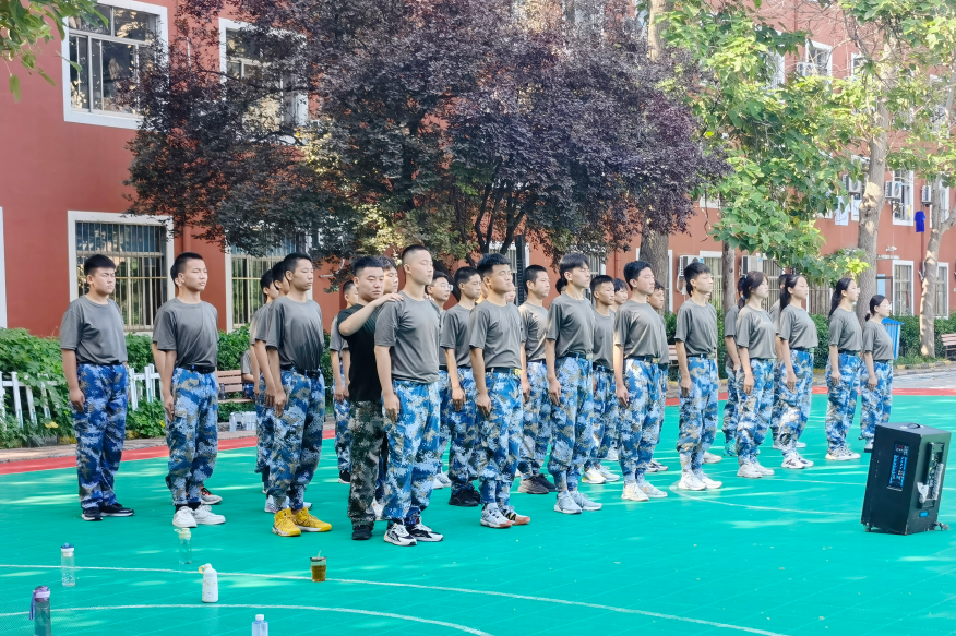 英姿飒爽 青春洋溢丨山东万通22年夏秋季第一批军训火热进行中