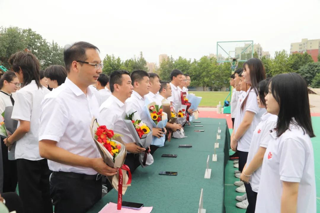 浓情中秋·歌颂教师丨热烈庆祝山东万通第38个教师节庆祝活动圆满