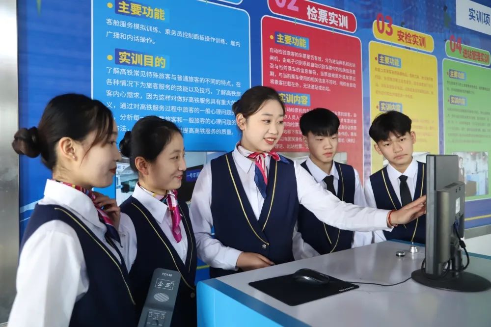 @2024万通新同学,2月15日统一集中报到,请新生准时到校办理入学手续!