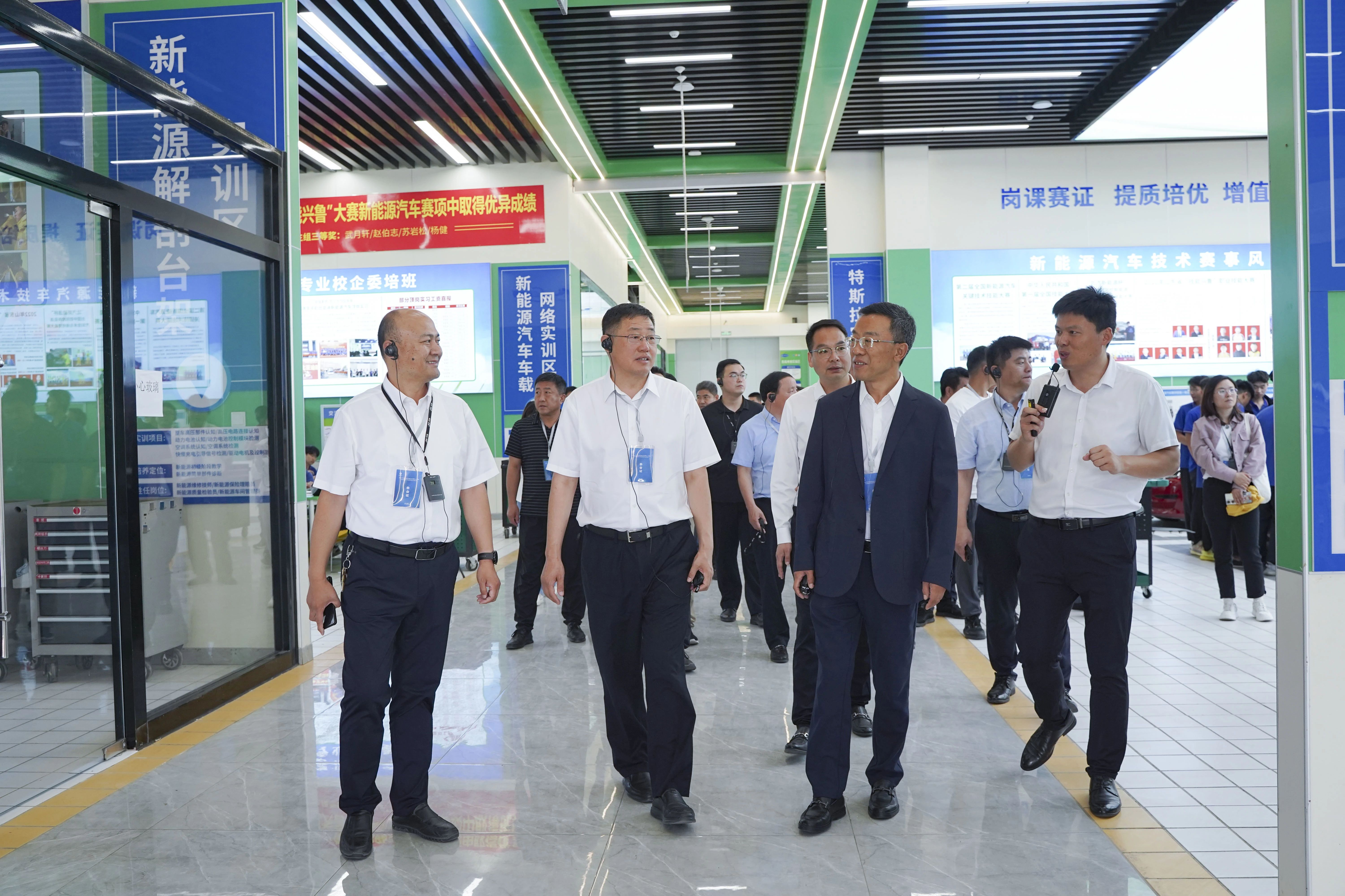 济南市村镇建设推进会暨小城镇创新提升行动现场观摩会议走进山东万通