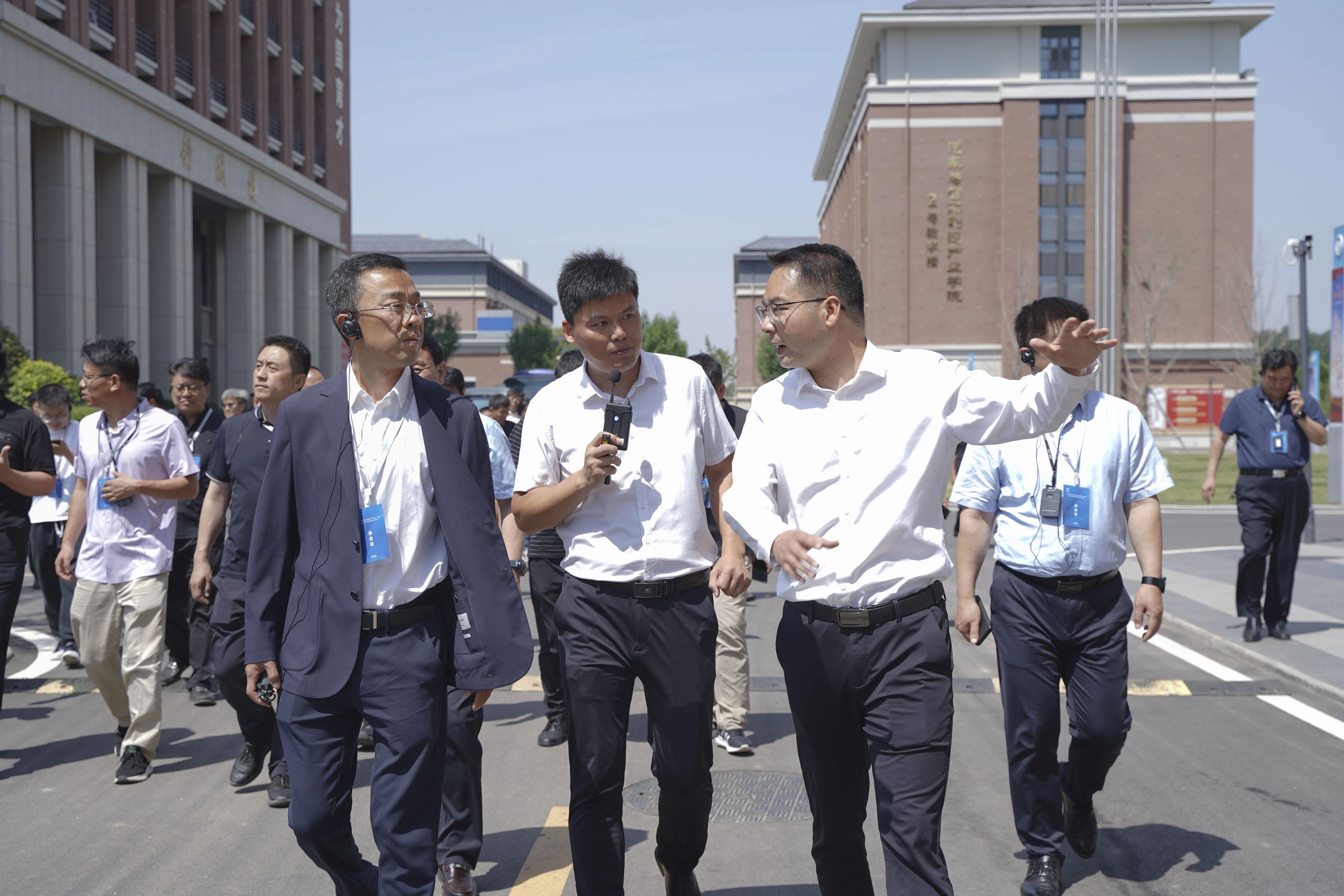 济南市村镇建设推进会暨小城镇创新提升行动现场观摩会议走进山东万通