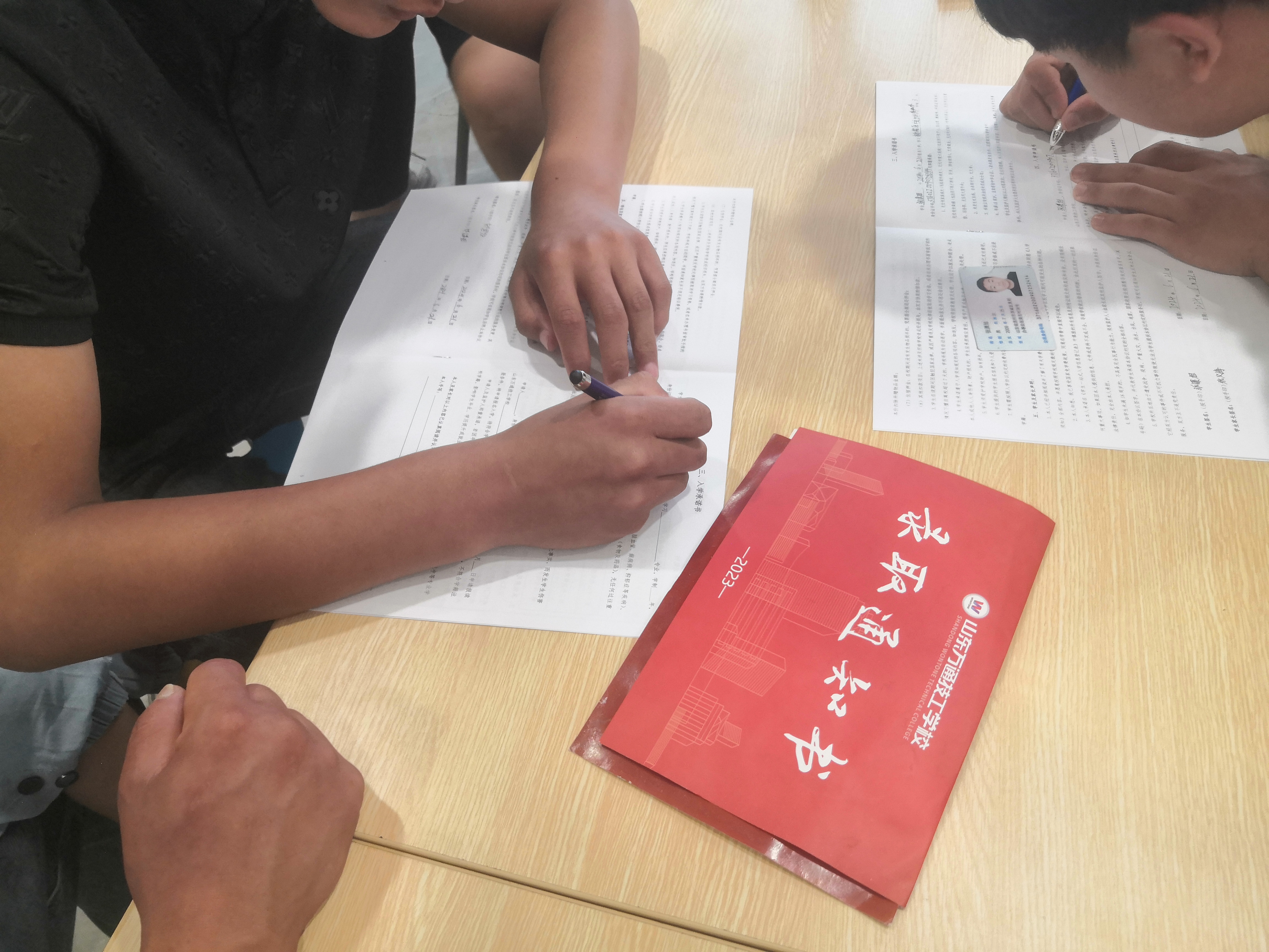 火火火||快来围观山东万通2024年夏秋季第一批新生集中报到日火热现场!