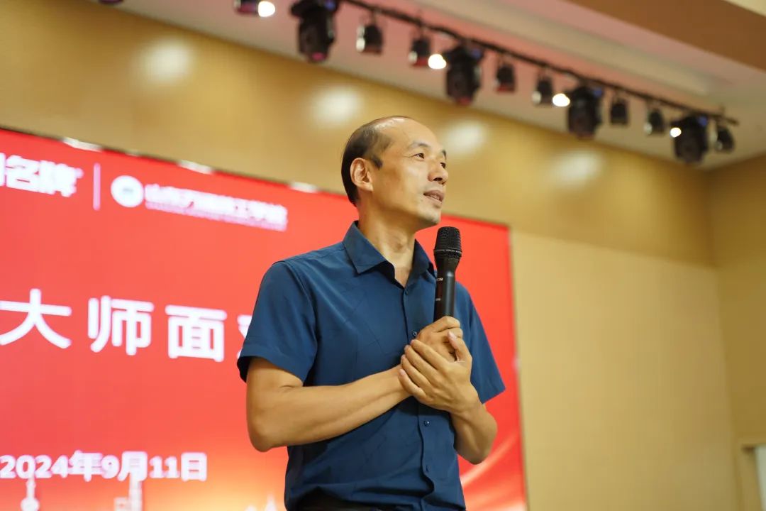 中国汽车工程学会资深专家——赵林教授作客山东万通讲学,洞察汽车业的机遇与挑战!