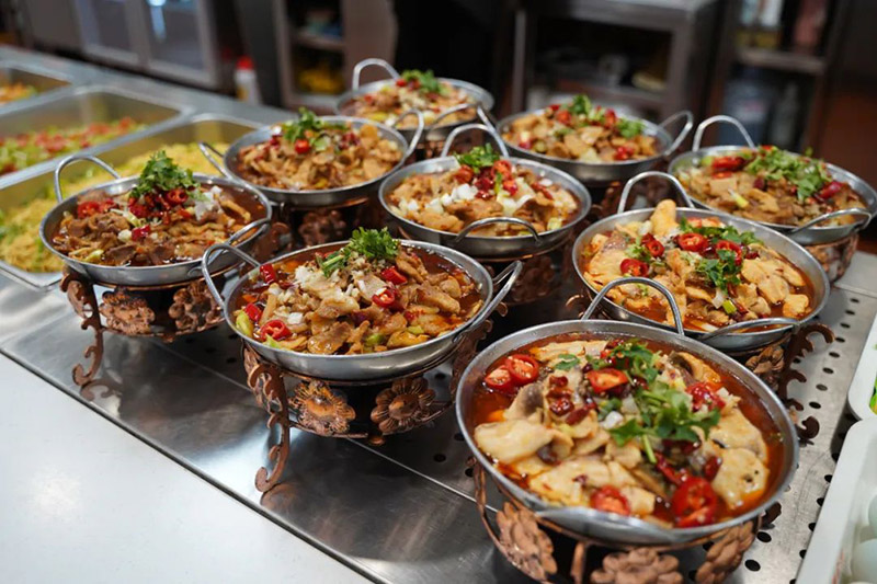 山东万通迎来新生报道,全方位助力学子融入校园生活