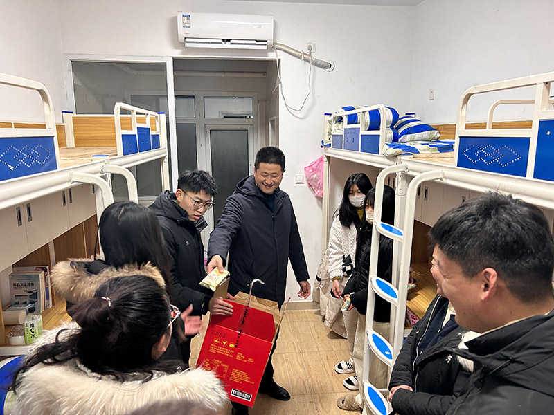 山东万通迎来新生报道,全方位助力学子融入校园生活