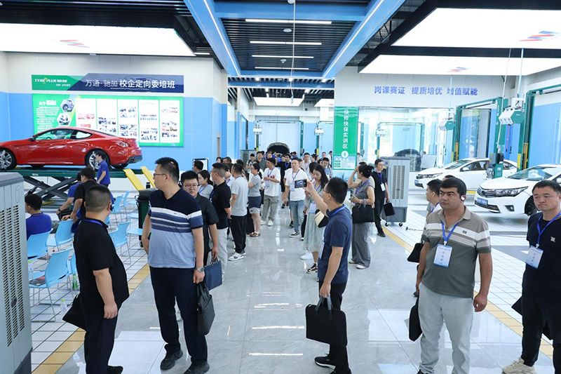 鲁喀携手共探职教新路径：喀什人社系统干部走进山东万通技工学校交流学习