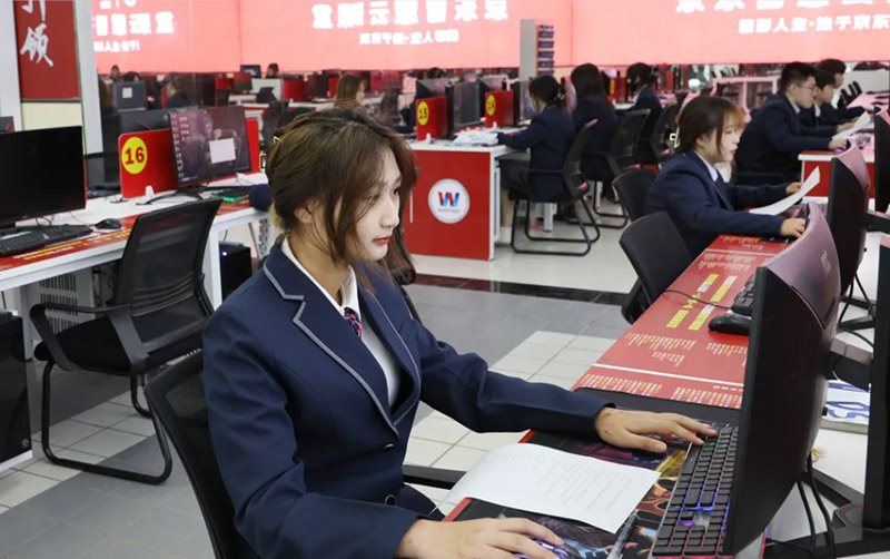 山东万通技工学校荣膺“泉城新播力” 人才培育基地，赋能电商直播人才培育新征程