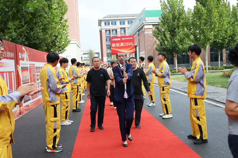 共赴成长之约！山东万通 2025 第六期家长见证会圆满落幕