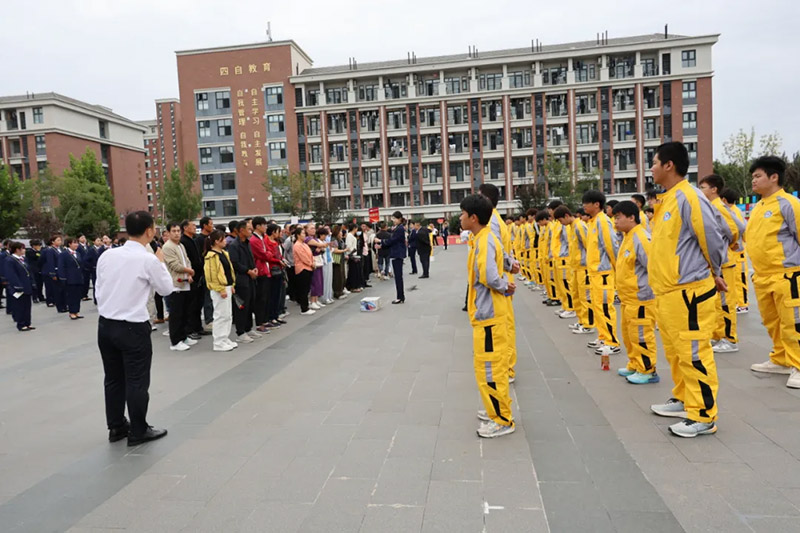 共赴成长之约！山东万通 2025 第六期家长见证会圆满落幕