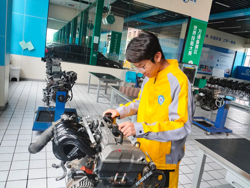 技校不满意，想在十月转学，还有机会吗？想了解山东万通，这所院校靠不靠谱？