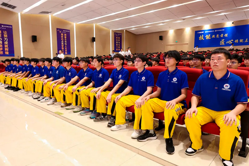 山东万通2025年教学质量季开幕式圆满举行,以匠心启教学新篇