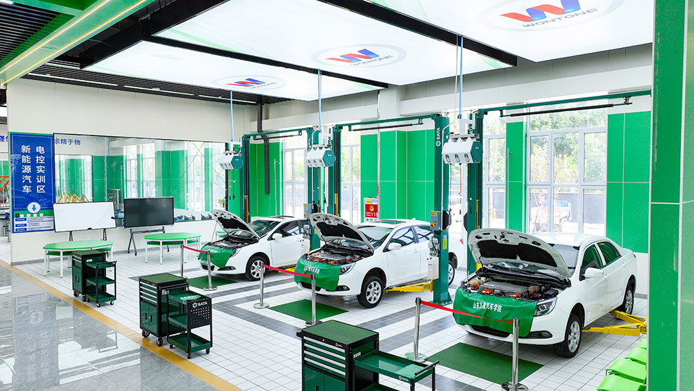 山东万通新能源汽车专业好不好