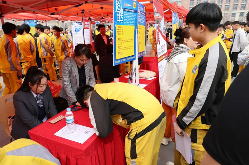 春风送岗促就业,技通未来启新程——山东万通2026春季人才双选会引超百家名企聚首