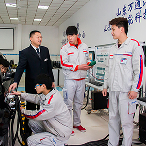 �ǿ����ܻ�ʵѵ����