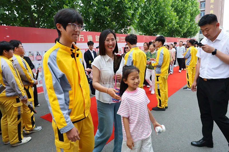 家校同心,见证成长丨山东万通2026年第五期家长见证会圆满落幕