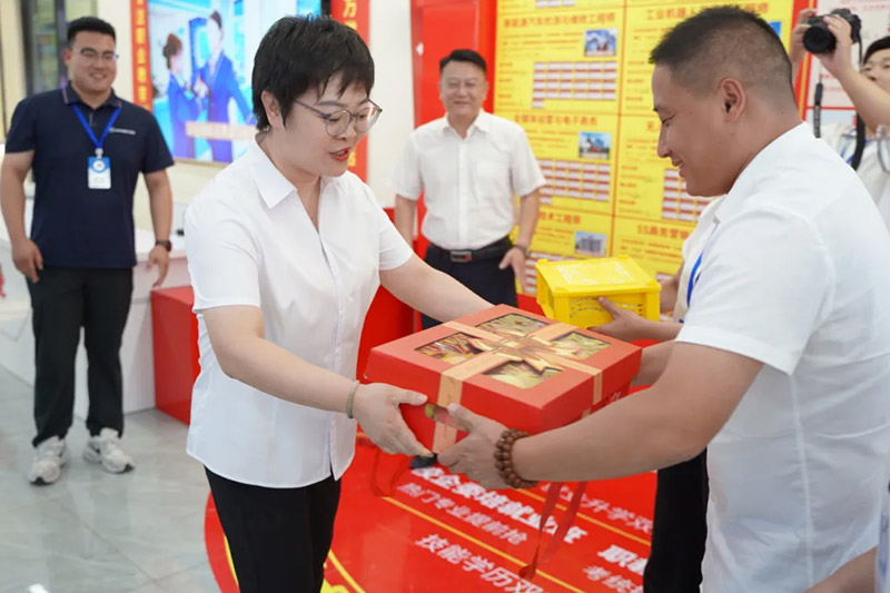 躬耕职教守初心  师恩筑梦启新程丨山东万通2026年教师节庆祝活动圆满举行